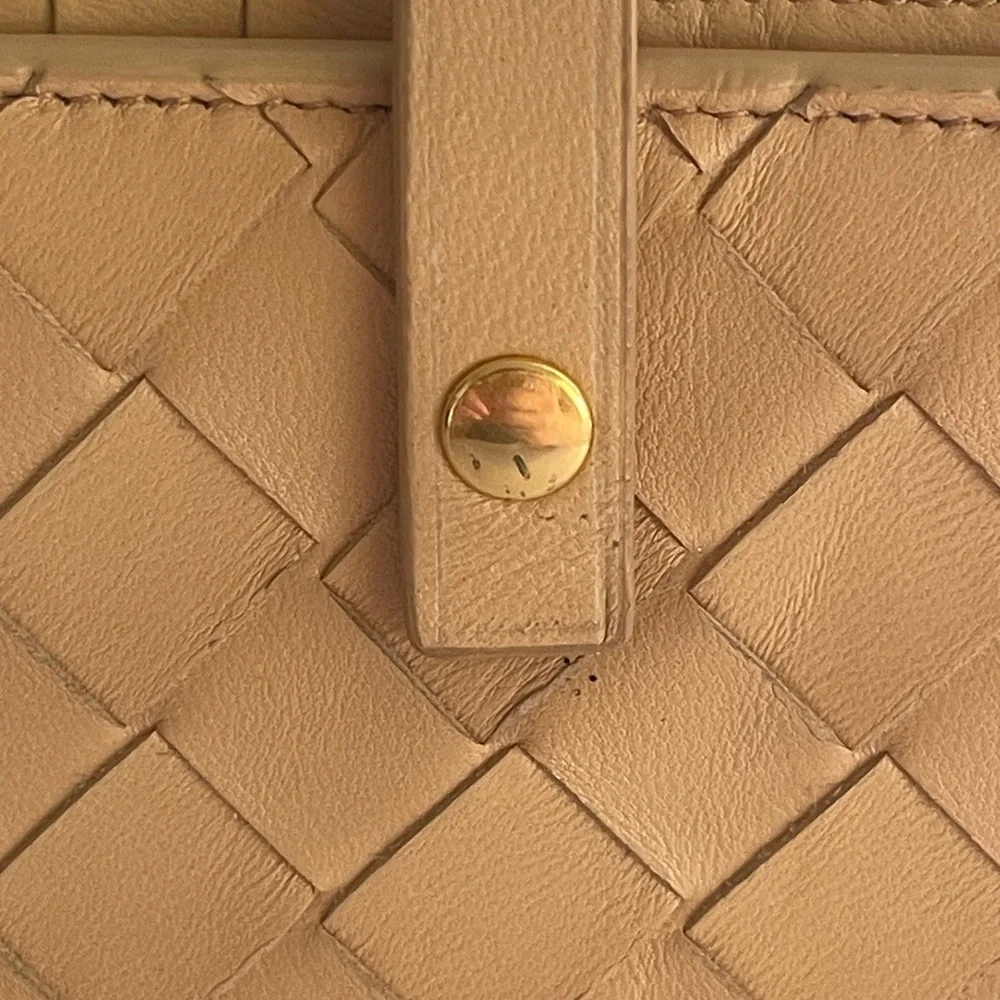 Bottega Veneta Pale Brown Intrecciato Bifold Wallet.